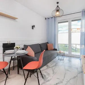 Stylish Rajska With Free Parking In Downtown By Renters Gdańsk