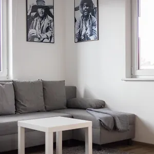 arte-praga-koneser-apartment.warsawhotelspoland.com/