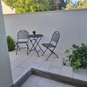 apartman-anchi.hotelinzadar.com/